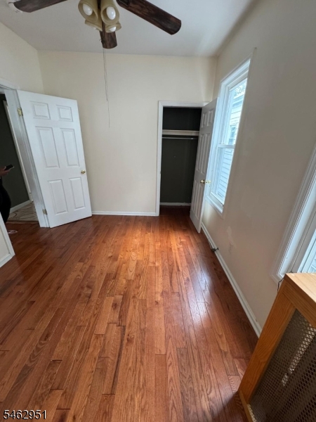 1083 Grove St Property Photo 9