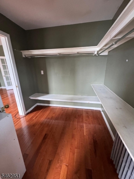 1083 Grove St Property Photo 15