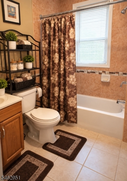 1083 Grove St Property Photo 22