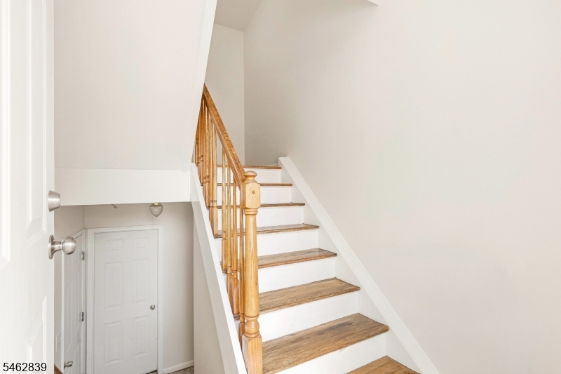 236 Avon Ave Property Photo 5