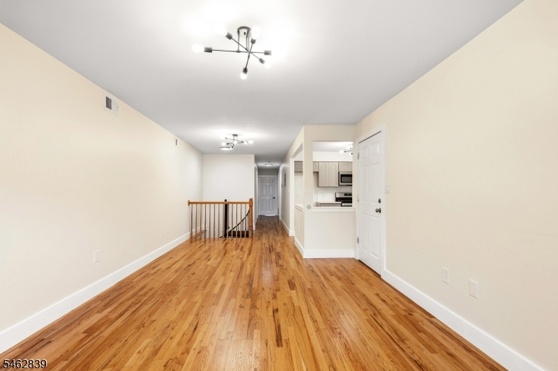 236 Avon Ave Property Photo 8