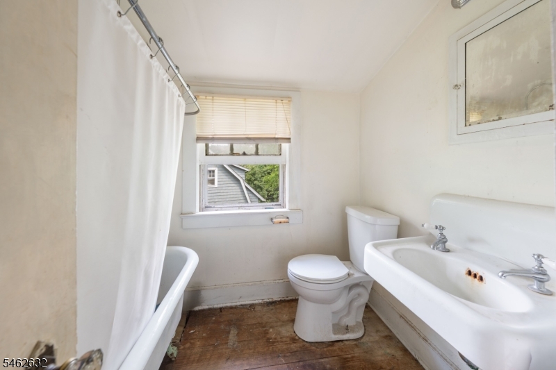 525 Page Ter Property Photo 8