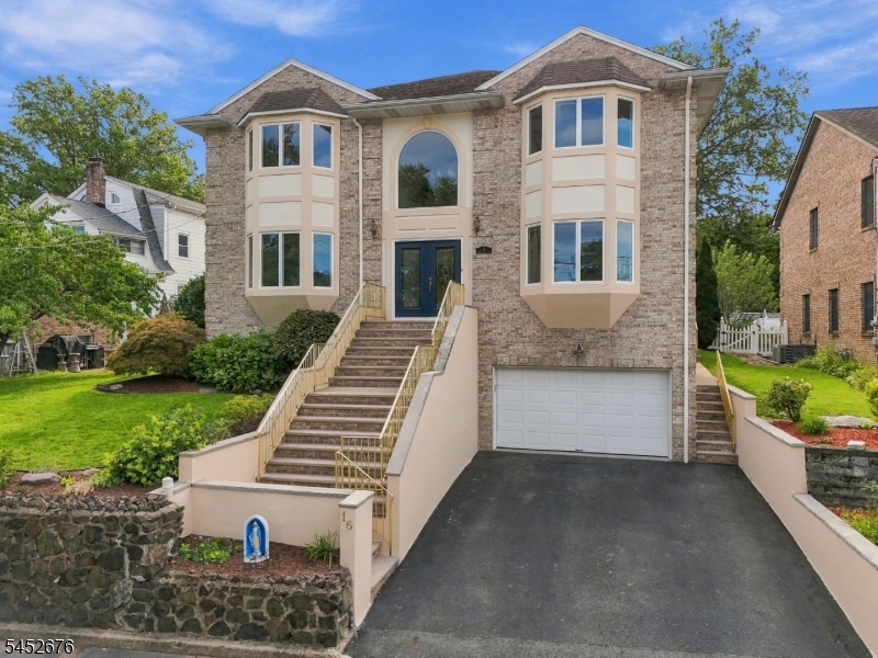 16 Sunset Drive Property Photo 1