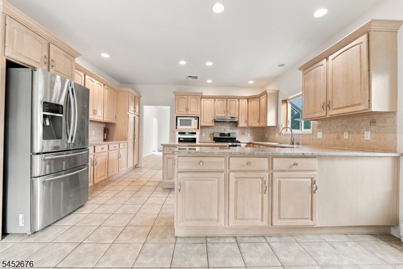 16 Sunset Drive Property Photo 4