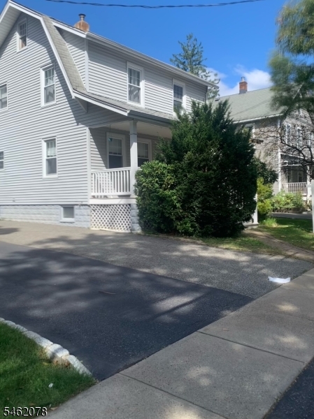28 Summit Ave Property Photo 1