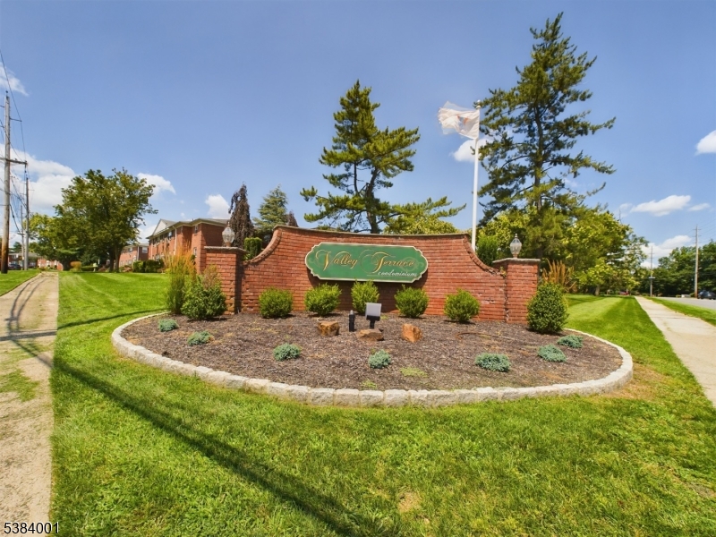 1118 Valley 2a Property Photo 10