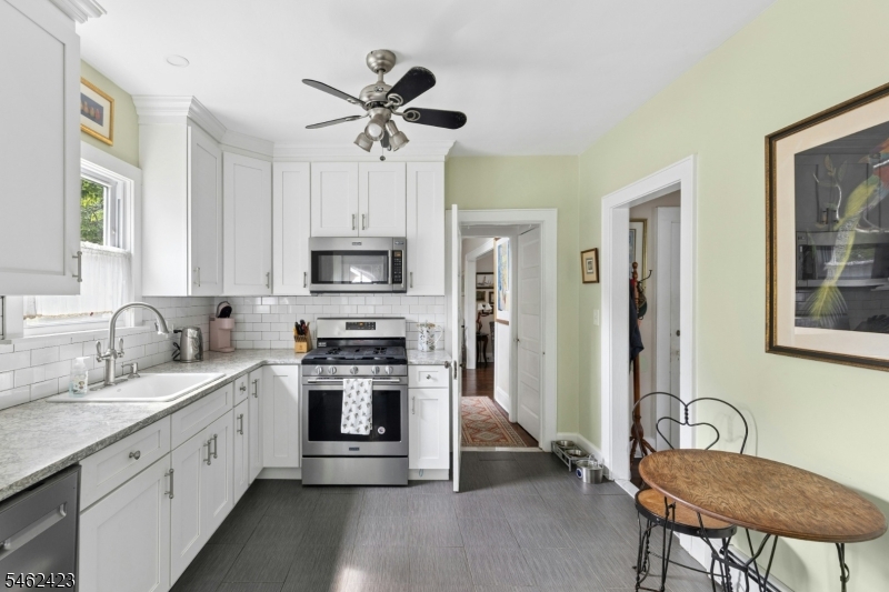 1103 Kensington Ave Property Photo 14