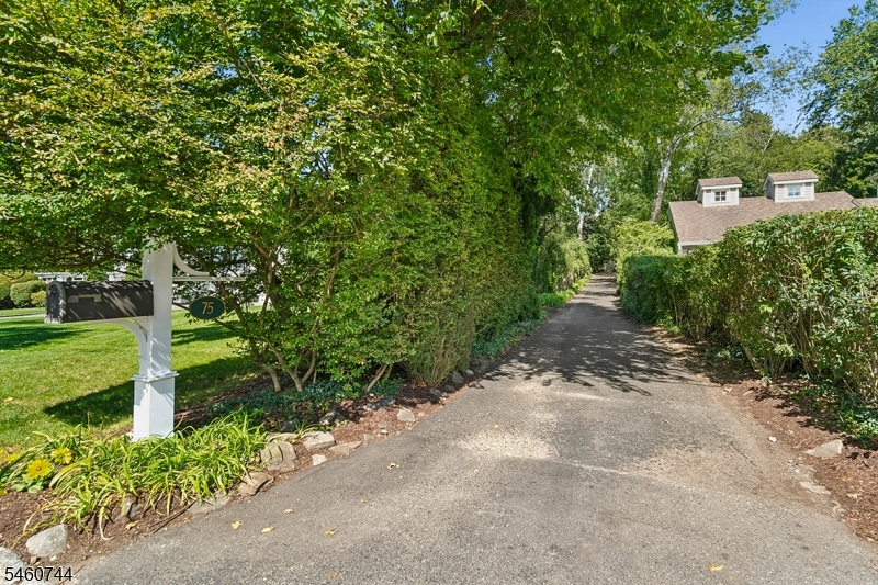 52 Division, 75 Valley View Property Photo 35