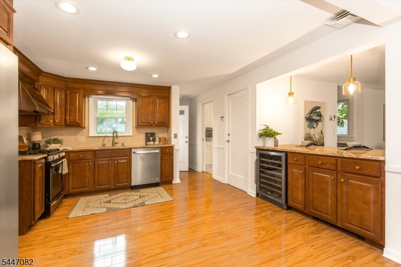 157 Laurel Ave Property Photo 15