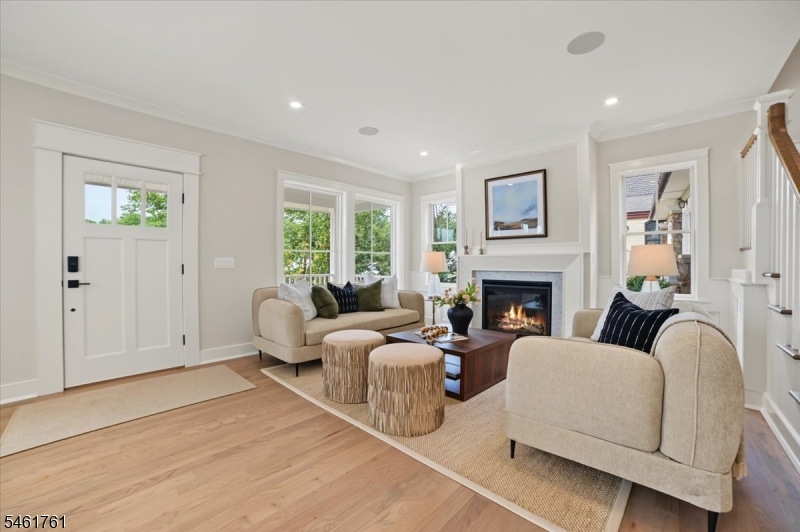30 Peapack Rd Property Photo 4