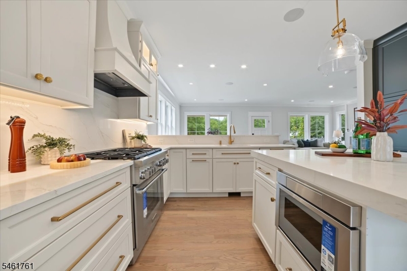 30 Peapack Rd Property Photo 8