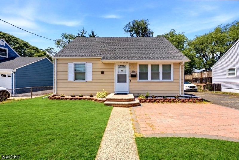 2697 Woodbridge Ave Property Photo 1