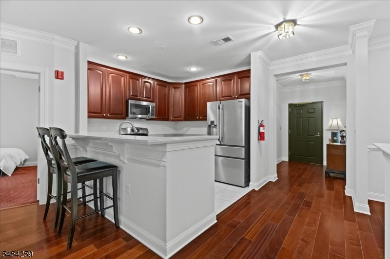 363 Victoria Drive 363 Property Photo 6