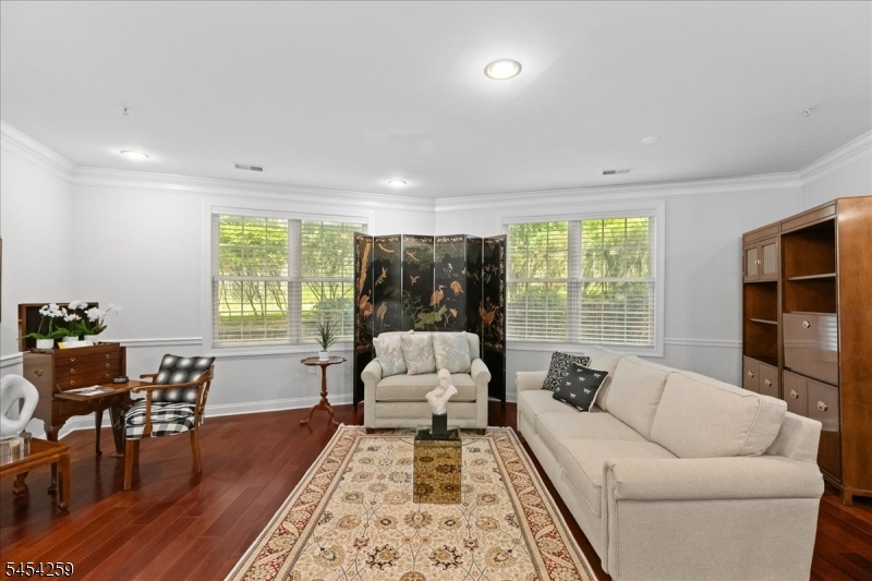 363 Victoria Drive 363 Property Photo 10