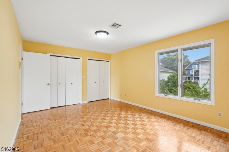 33 Aycrigg Ave Property Photo 5
