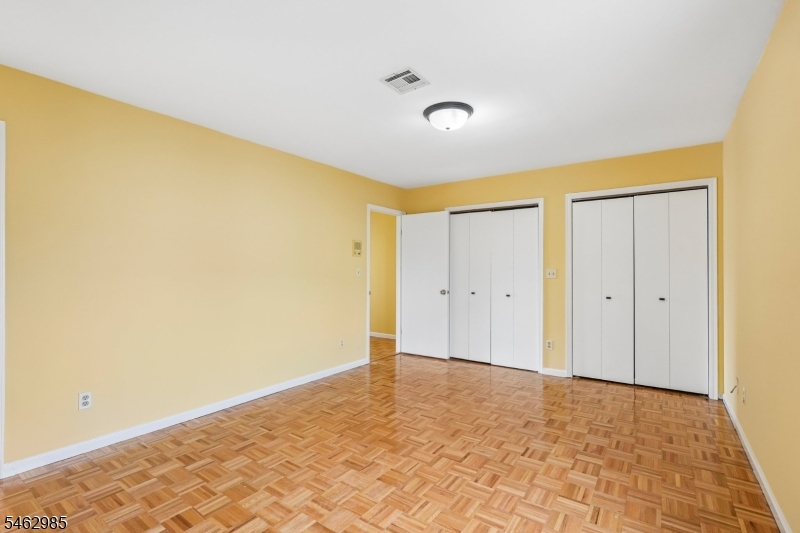 33 Aycrigg Ave Property Photo 6
