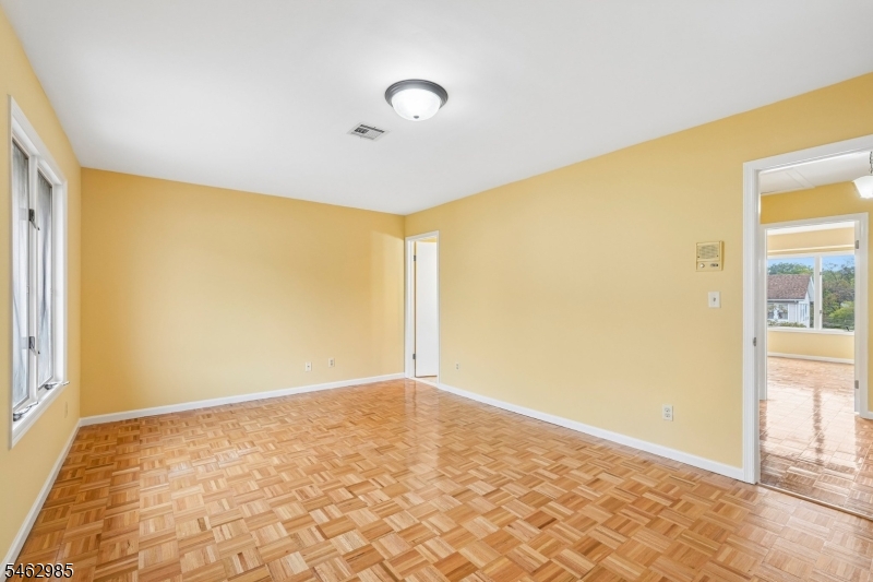 33 Aycrigg Ave Property Photo 7