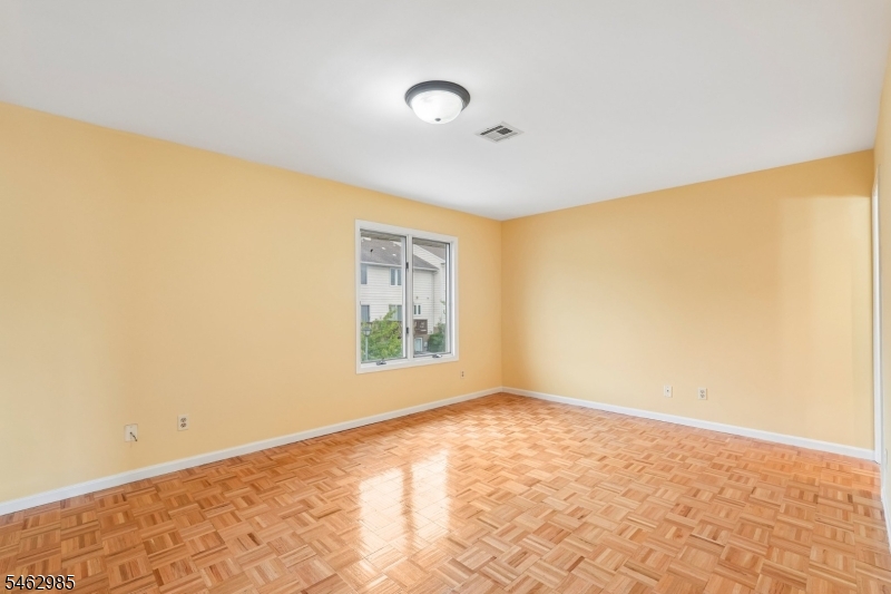 33 Aycrigg Ave Property Photo 9