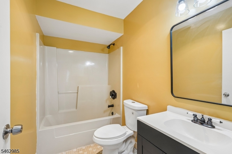 33 Aycrigg Ave Property Photo 10