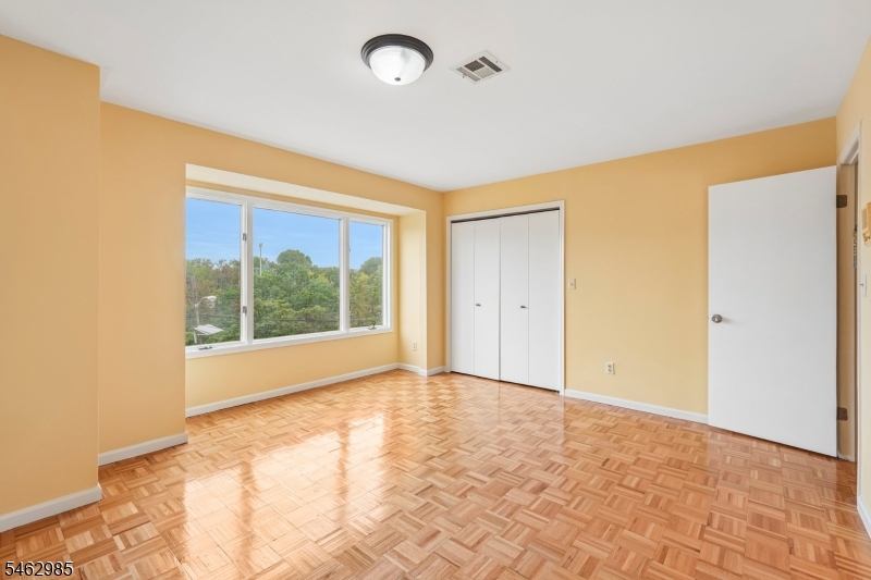 33 Aycrigg Ave Property Photo 11