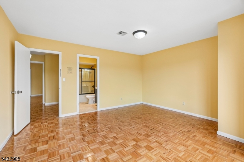 33 Aycrigg Ave Property Photo 14