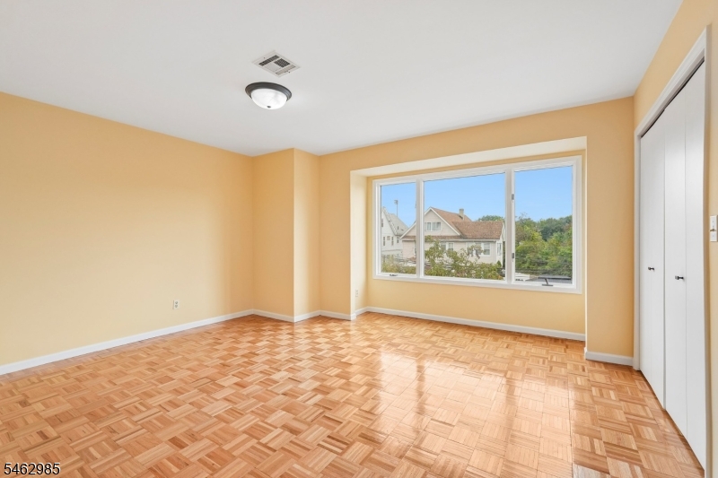 33 Aycrigg Ave Property Photo 15