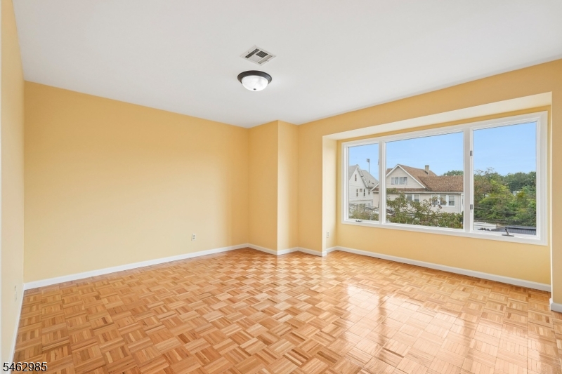 33 Aycrigg Ave Property Photo 16
