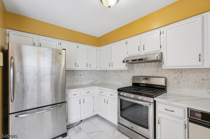 33 Aycrigg Ave Property Photo 22