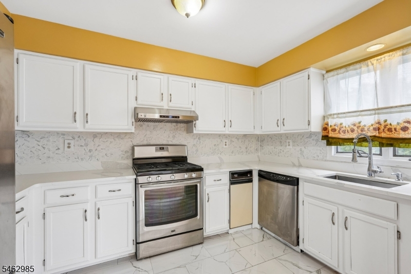 33 Aycrigg Ave Property Photo 25