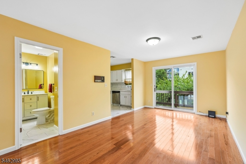 33 Aycrigg Ave Property Photo 28