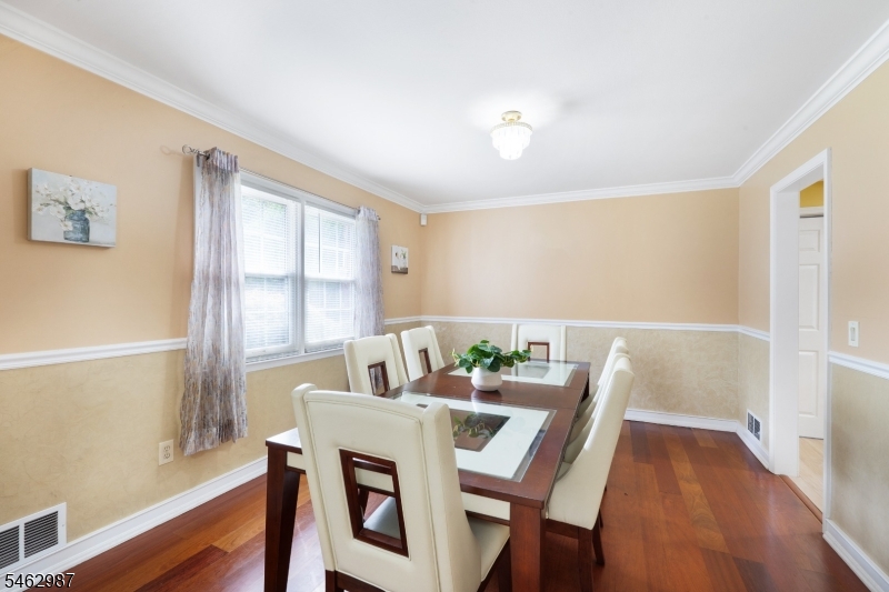 24 Fleetwood Dr Property Photo 6
