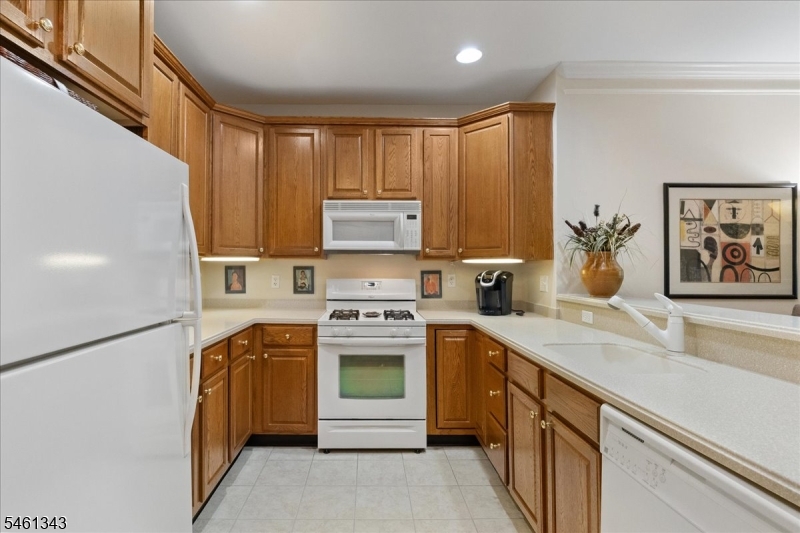 151 Victoria Dr 151 Property Photo 5