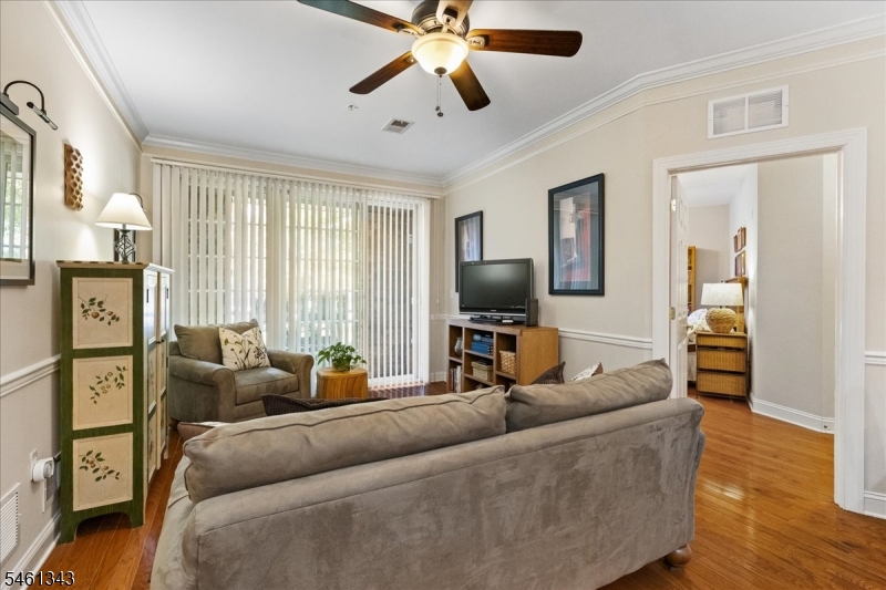 151 Victoria Dr 151 Property Photo 8