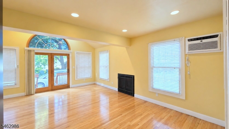 21 Gould Pl 1 Property Photo 6