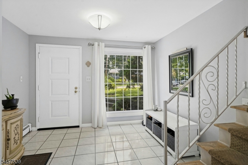 33 Douglas Dr Property Photo 4