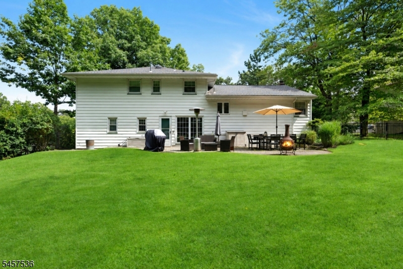 33 Douglas Dr Property Photo 27