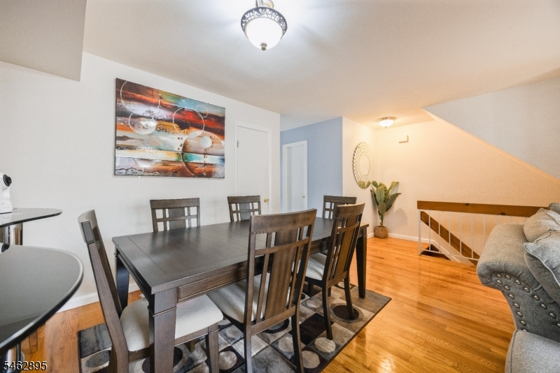 306 Arsdale Ter Property Photo 2