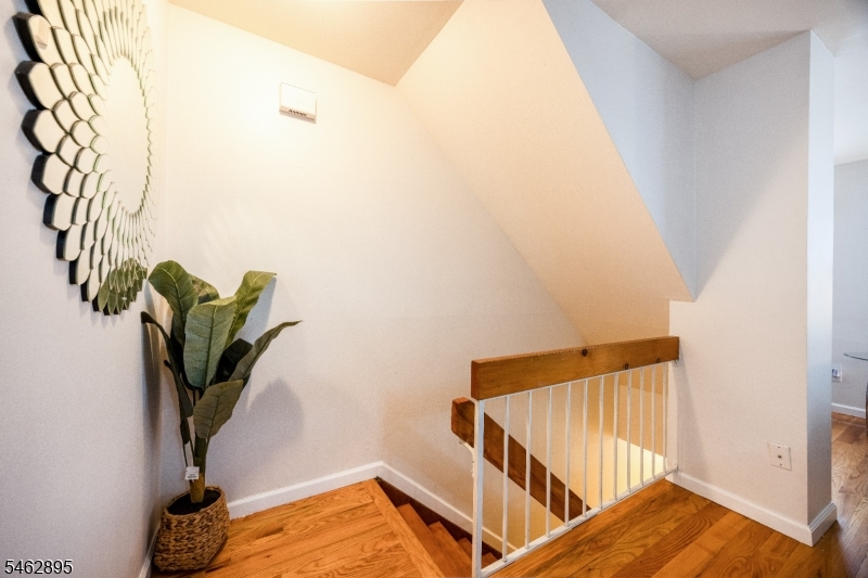 306 Arsdale Ter Property Photo 16