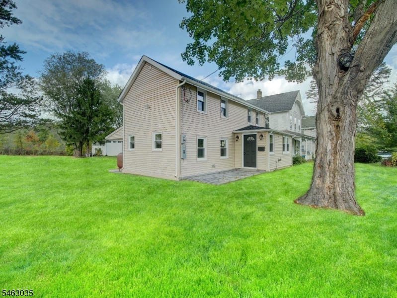 17 Lock St Property Photo 1