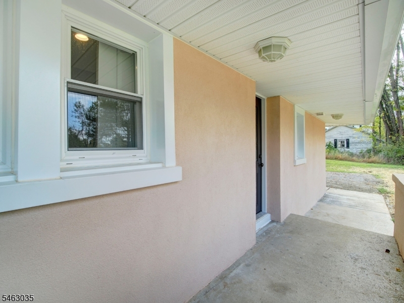 17 Lock St Property Photo 24