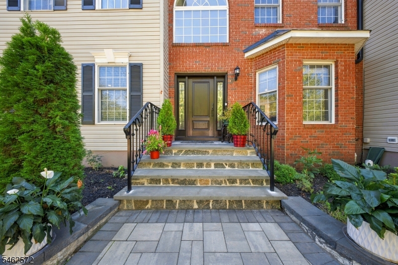 58 Fox Chase Ln Property Photo 2