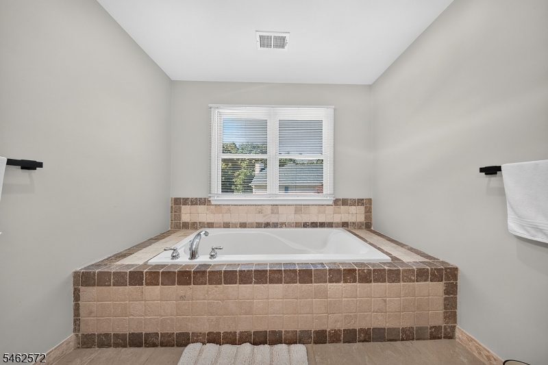 58 Fox Chase Ln Property Photo 36