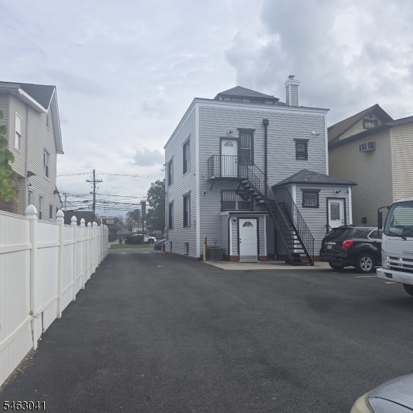 4054825 Property Photo 2