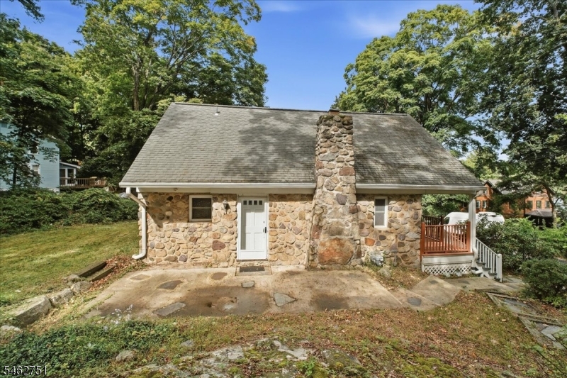 42 Fayson Lake Rd Property Photo 4