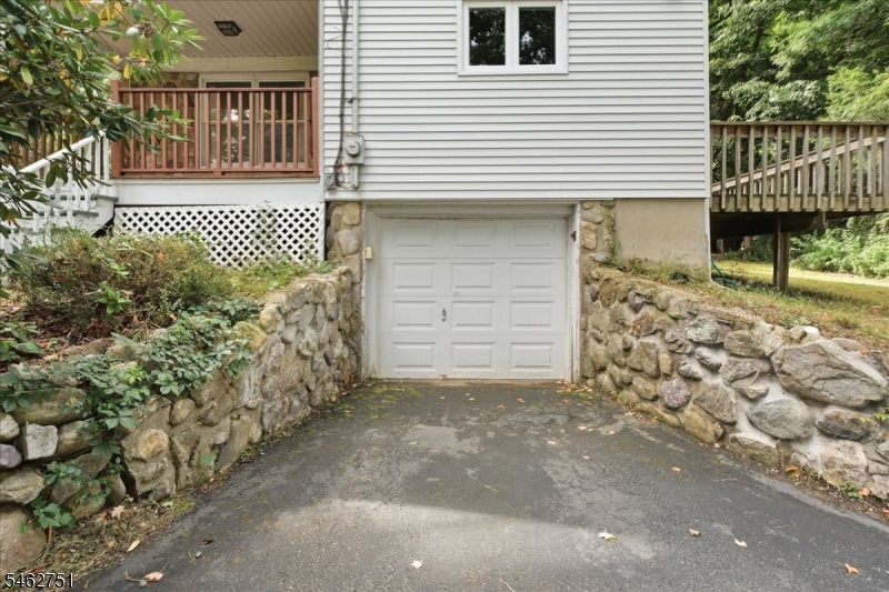 42 Fayson Lake Rd Property Photo 5