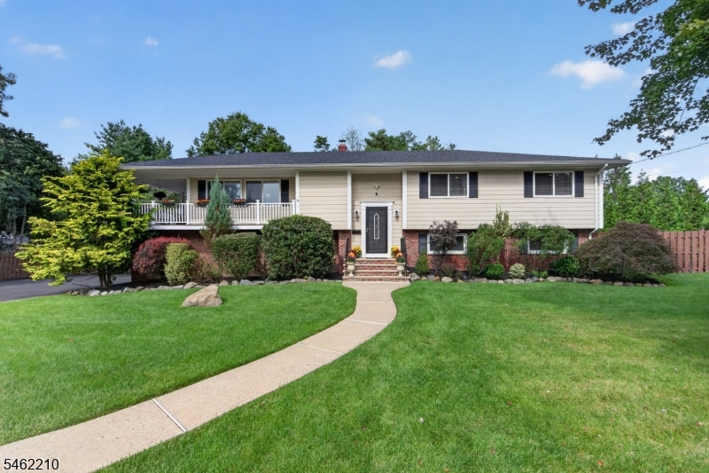 7 Crest Dr Property Photo 1