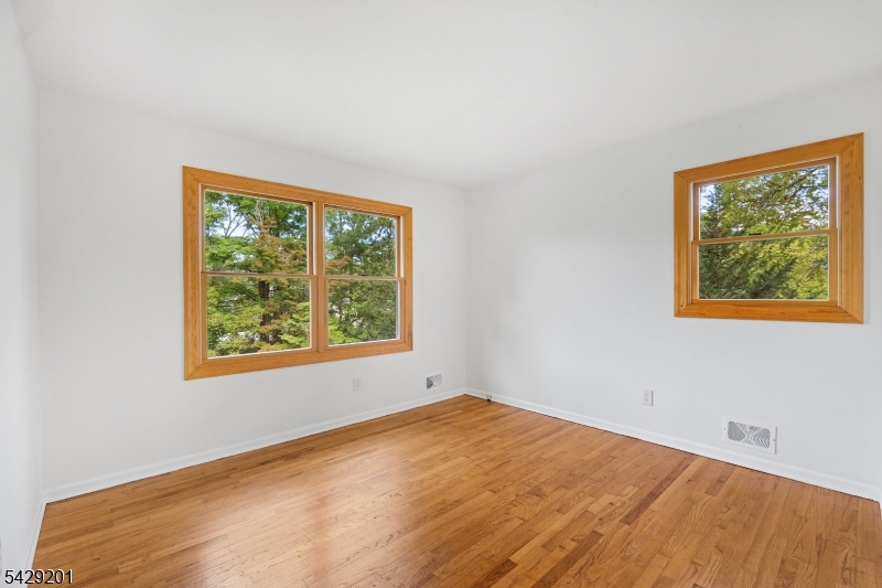 14 Mountain Ave Property Photo 15