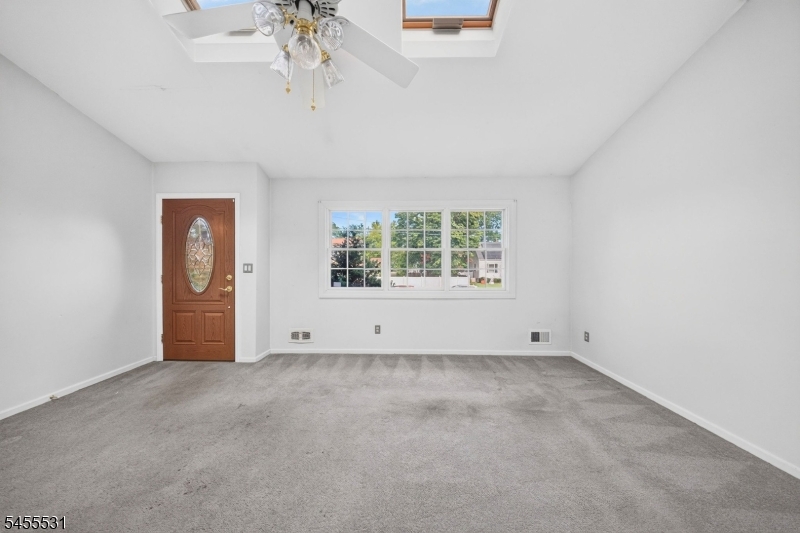 87 Lafayette St Property Photo 9