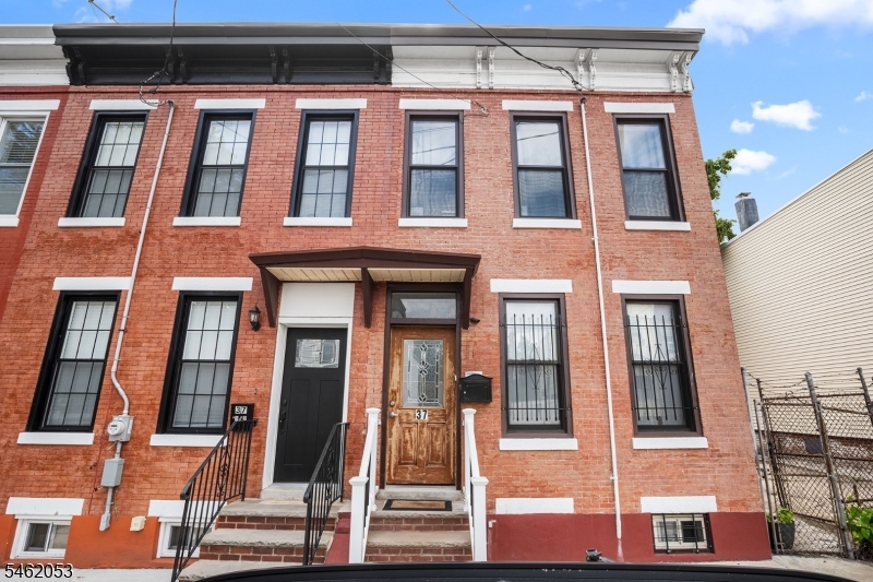 37 Emmet St 37 Property Photo 1