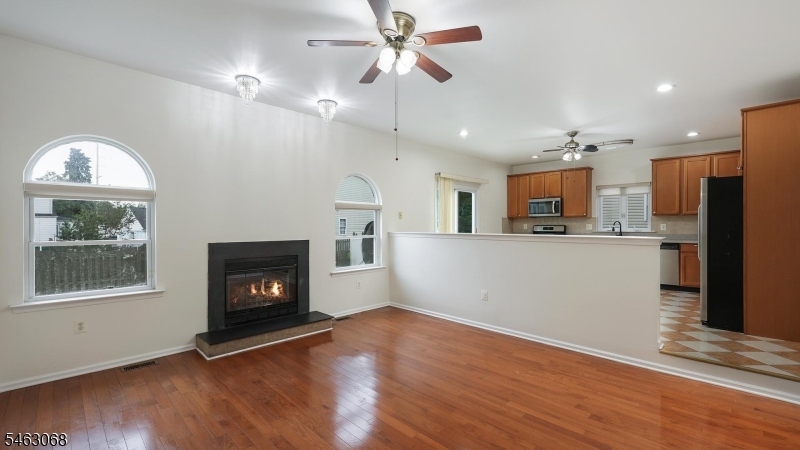 4 Paul Pl Property Photo 7